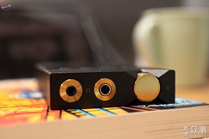 音樂播放器優雅之選，黑金ONIX Overture XM5_新浪眾測