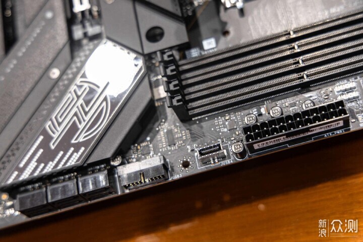 微星MPG Z790 CARBON MAX WIFI II開箱_新浪眾測