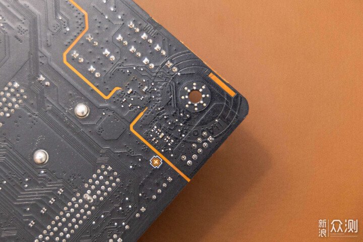 微星MPG Z790 CARBON MAX WIFI II開箱_新浪眾測