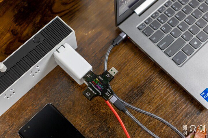 小身板充電快,聯想thinkplus GaN65W充電器_新浪眾測