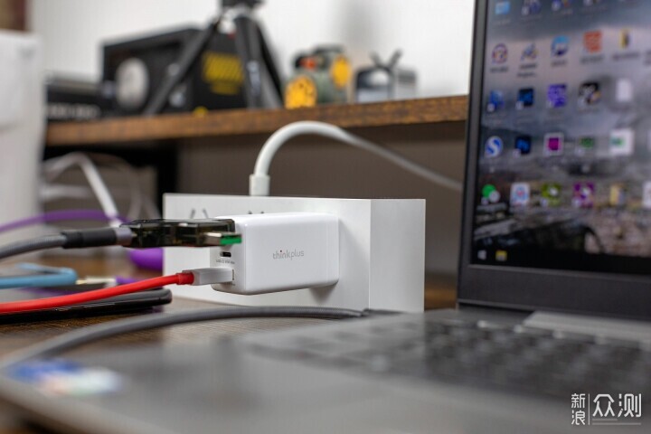 小身板充電快,聯想thinkplus GaN65W充電器_新浪眾測