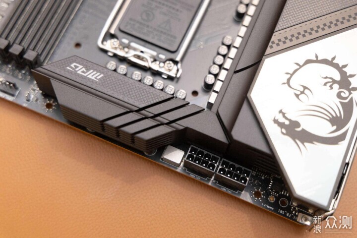 微星MPG Z790 CARBON MAX WIFI II開箱_新浪眾測