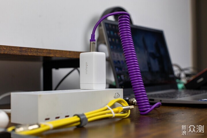 小身板充電快,聯想thinkplus GaN65W充電器_新浪眾測