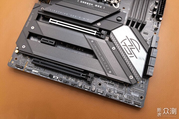 微星MPG Z790 CARBON MAX WIFI II開箱_新浪眾測