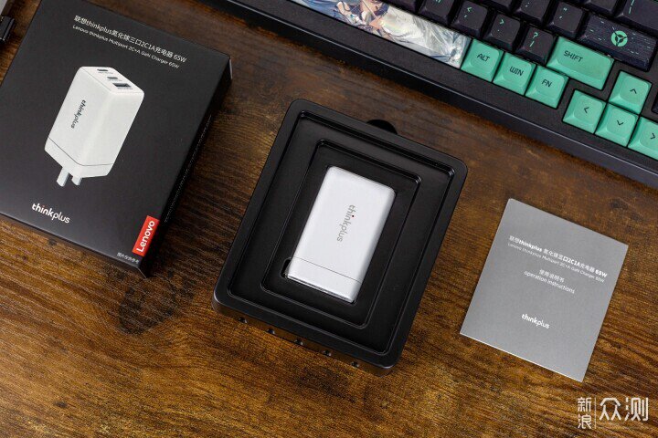小身板充電快,聯想thinkplus GaN65W充電器_新浪眾測