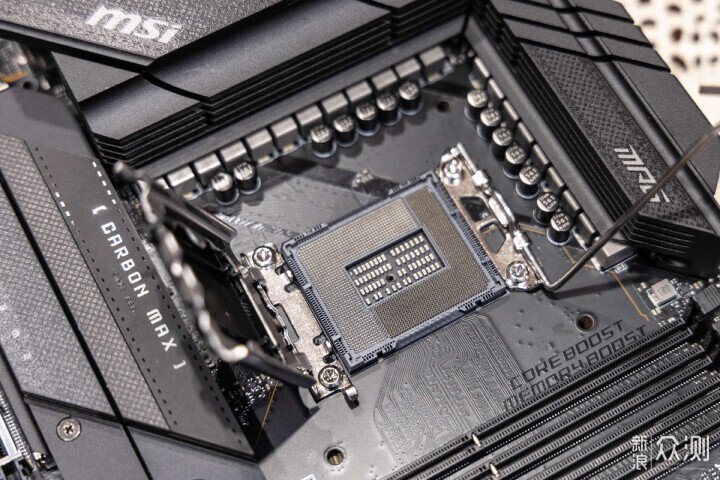 微星MPG Z790 CARBON MAX WIFI II開箱_新浪眾測