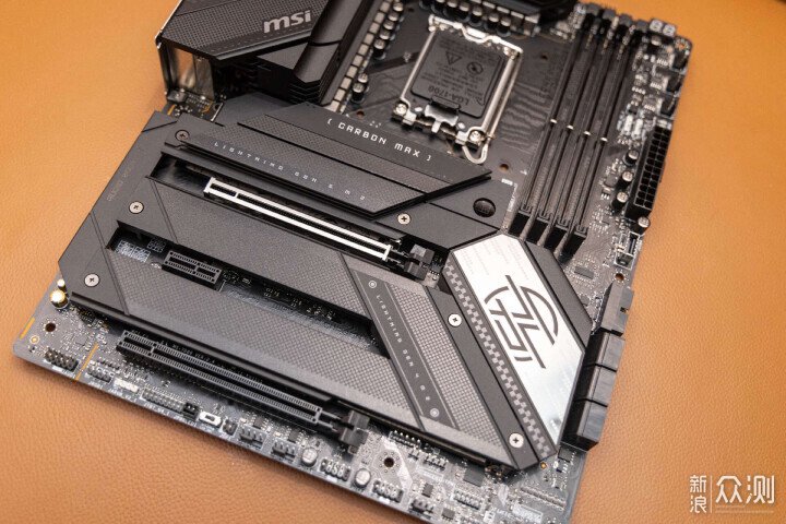 微星MPG Z790 CARBON MAX WIFI II開箱_新浪眾測