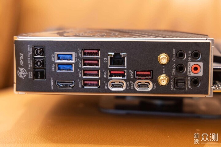 微星MPG Z790 CARBON MAX WIFI II開箱_新浪眾測