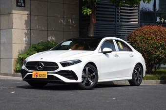  Mercedes Benz Class A price cut again? The highest drop was 98400, and the lowest in China was 152900!