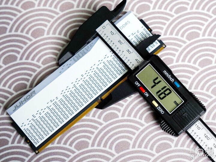 超高性價比的DDR5燈條:玖合星域6000內存簡測_新浪眾測
