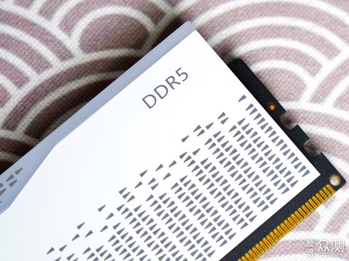 超高性價比的DDR5燈條:玖合星域6000內存簡測_新浪眾測