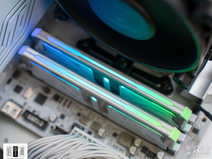 宇瞻 ZADAK SPARK RGB DDR5 7200上手實測_新浪眾測