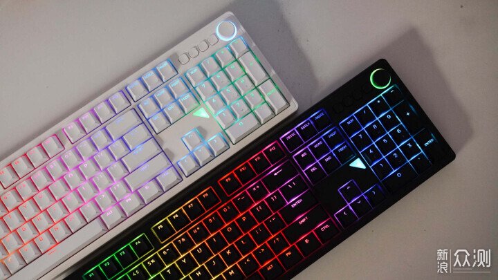 Do you like black or white three-mode RGB wireless keyboard GANSS 3104 PRO_Sina Public Test