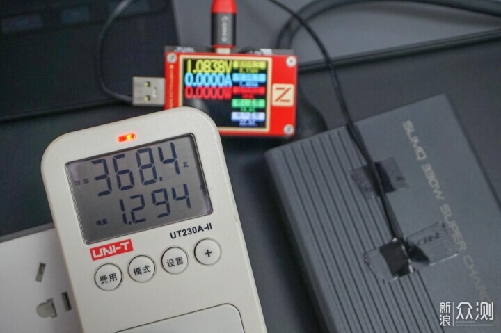 遊戲本遇上黑科技!氮化镓SlimQ F330W充電器_新浪眾測