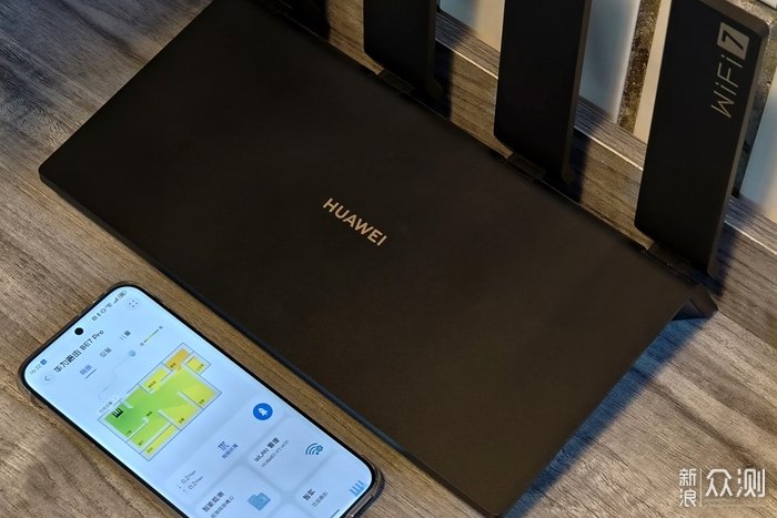 華為路由BE7 Pro：家裡的WiFi就交給它了！_新浪眾測