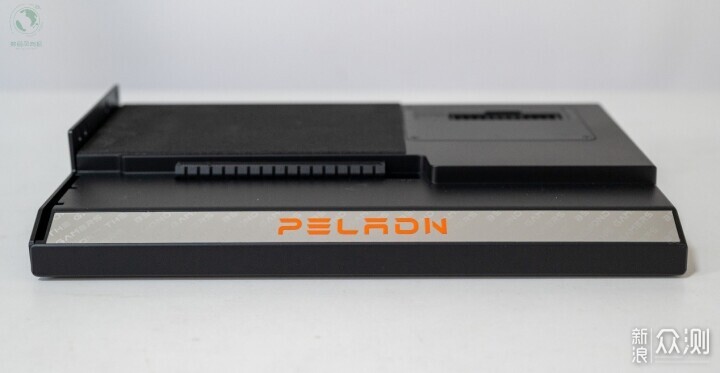 一插即用，高性能顯卡的移動解決方案_新浪眾測