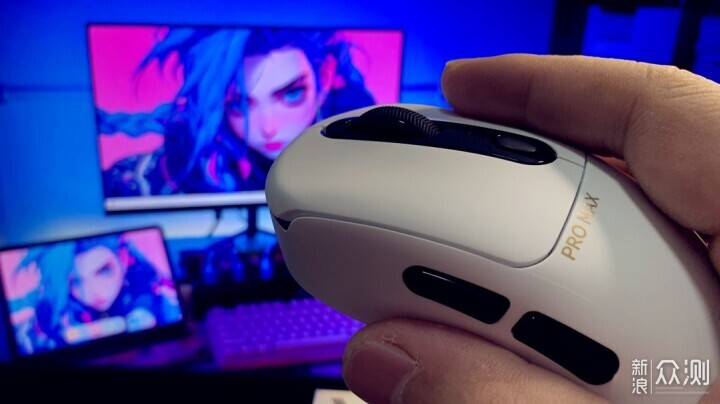 專為偏好右手玩家打造的遊戲滑鼠它來了_新浪眾測