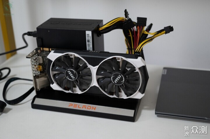 一插即用，高性能顯卡的移動解決方案_新浪眾測