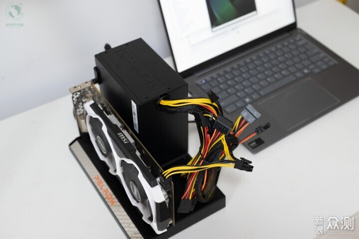 一插即用，高性能顯卡的移動解決方案_新浪眾測