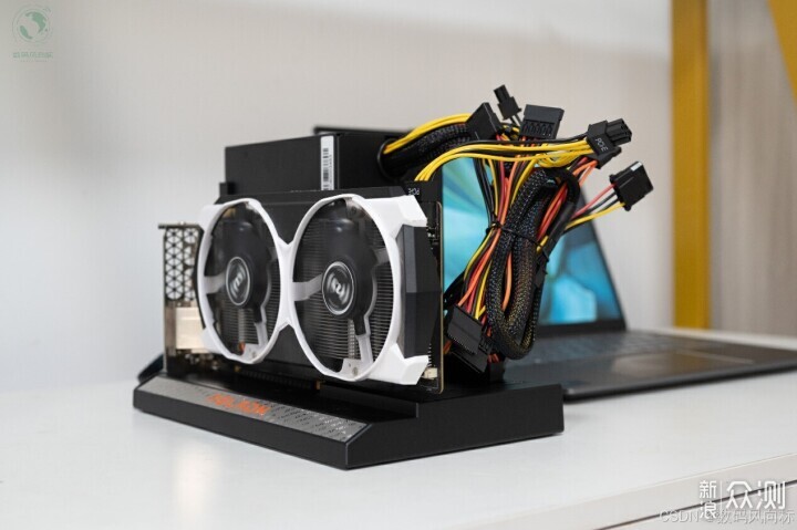 一插即用，高性能顯卡的移動解決方案_新浪眾測