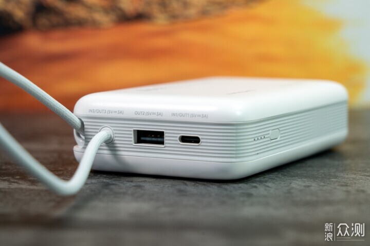 vivo太懂用戶了！45W自帶線充電寶體驗_新浪眾測