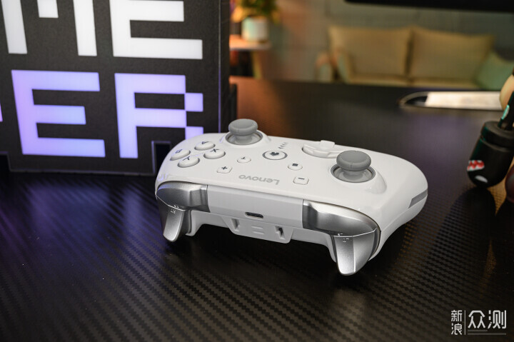 玩家的利器，聯想S03四平台三模無線遊戲手柄_新浪眾測