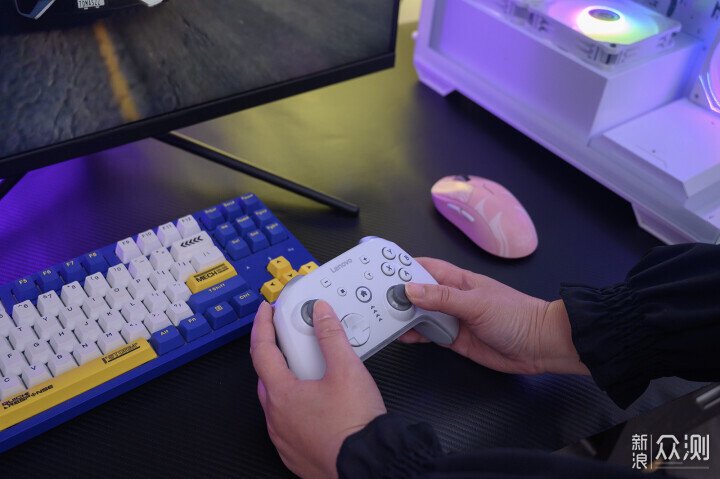 玩家的利器，聯想S03四平台三模無線遊戲手柄_新浪眾測