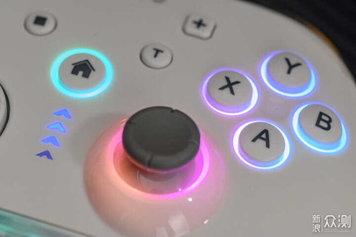 玩家的利器，聯想S03四平台三模無線遊戲手柄_新浪眾測