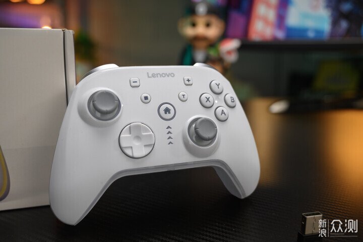 玩家的利器，聯想S03四平台三模無線遊戲手柄_新浪眾測