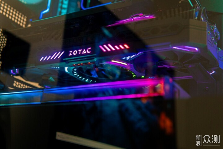 2K240Hz OLED，微星MAG 271QPX QD-OLED E2_新浪眾測