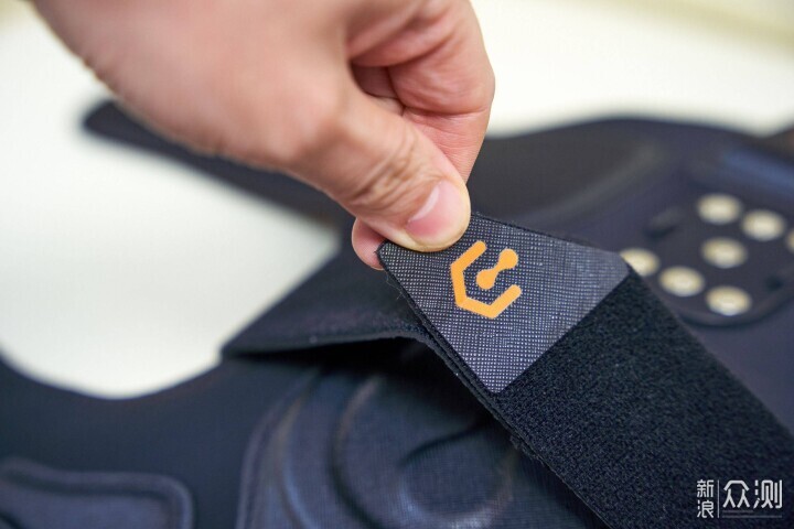 秋冬護膝正當時，酷輕鬆石墨烯氣囊膝腿按摩儀_新浪眾測