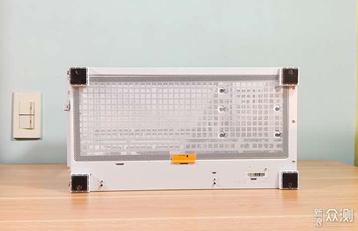 可裝大顯卡的桌面迷你電腦喬思伯機箱D32 Pro_新浪眾測