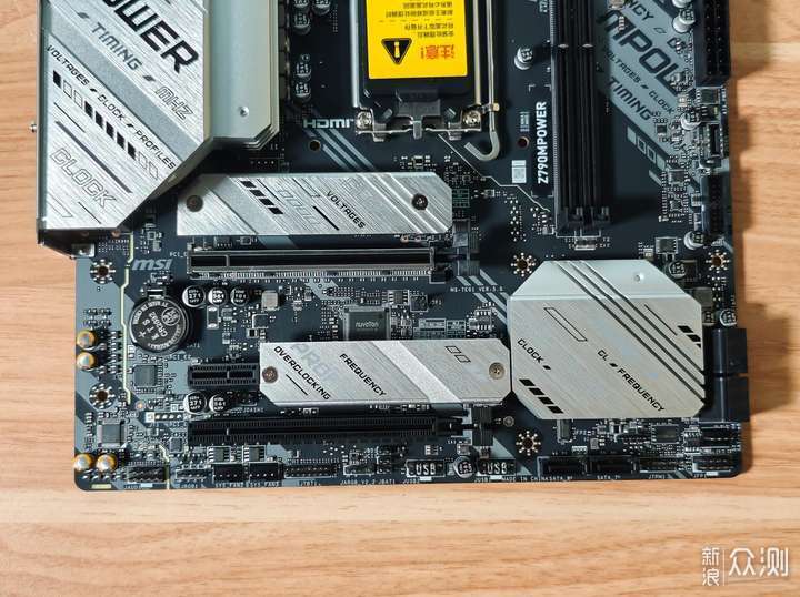 可裝大顯卡的桌面迷你電腦喬思伯機箱D32 Pro_新浪眾測