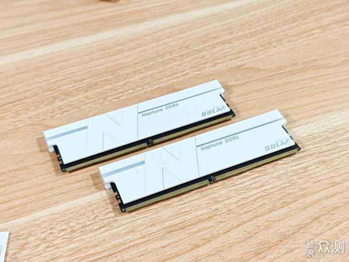 可裝大顯卡的桌面迷你電腦喬思伯機箱D32 Pro_新浪眾測