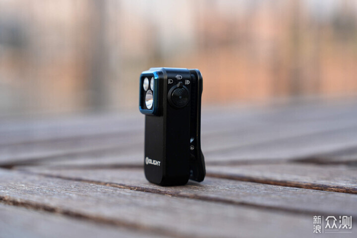 EDC 手電——照亮前行之路,傲雷小方俠Pro_新浪眾測