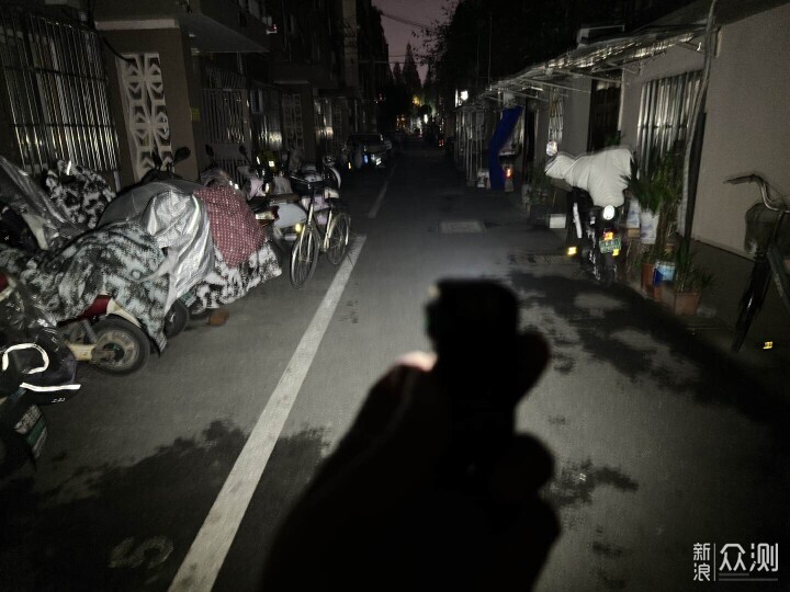 EDC 手電——照亮前行之路,傲雷小方俠Pro_新浪眾測