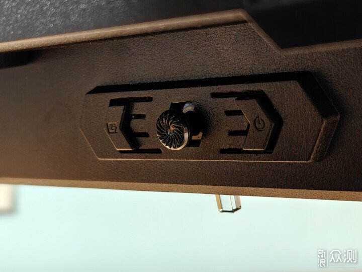 OLED顯示器微星MAG 271QPX QD-OLED E2實測_新浪眾測