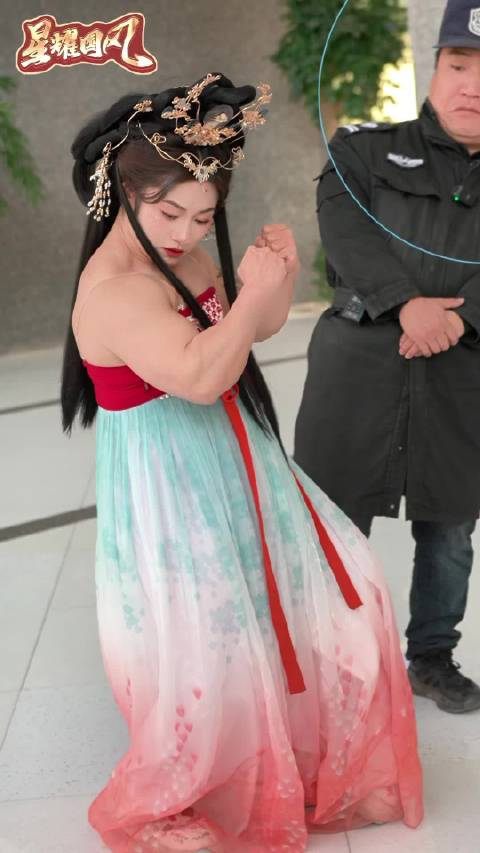 小保安遇国风金刚芭比震惊了 双向给足安全感！