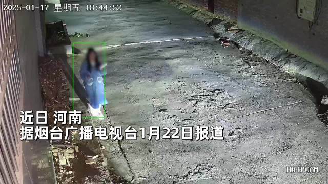 男子回家过年 女儿翘首以盼