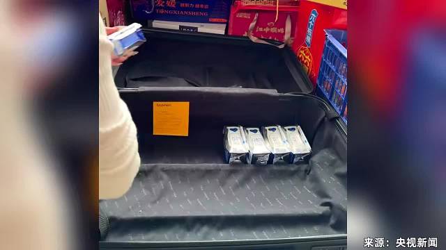 大学生返校开启搬家模式