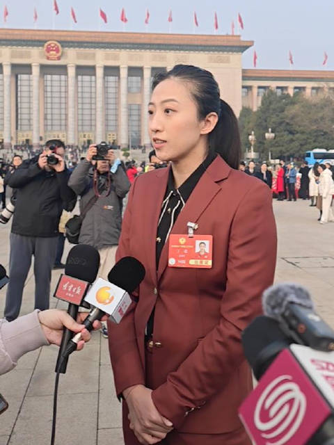 全国政协委员丁霞谈振兴三大球：青少年是主力军，高校可以吸纳退役运动员