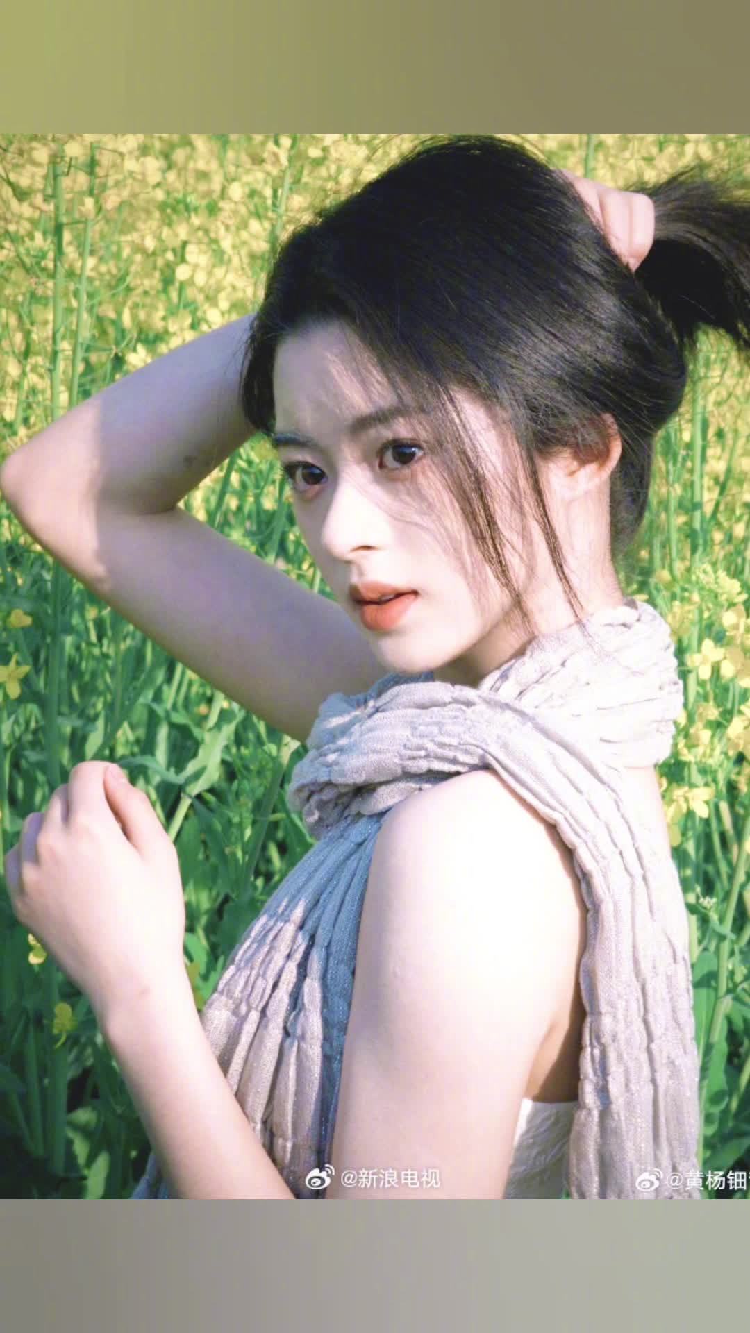 4月15日，网友晒出黄杨钿甜北电表演学院考试成绩单，成绩单显示黄杨钿甜以87