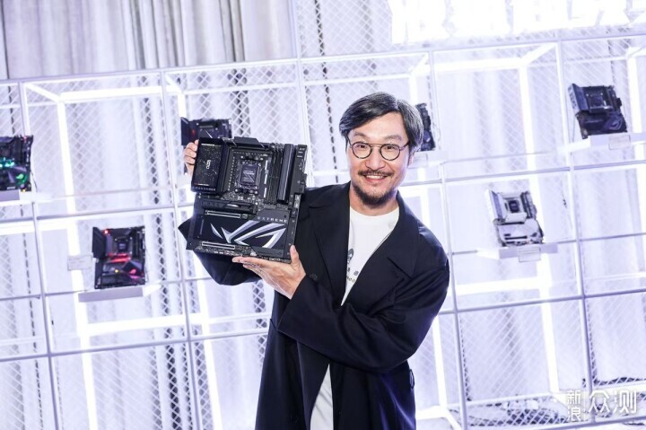 ROG DAY 2025 來啦!世代的強大戰力來了!_新浪眾測