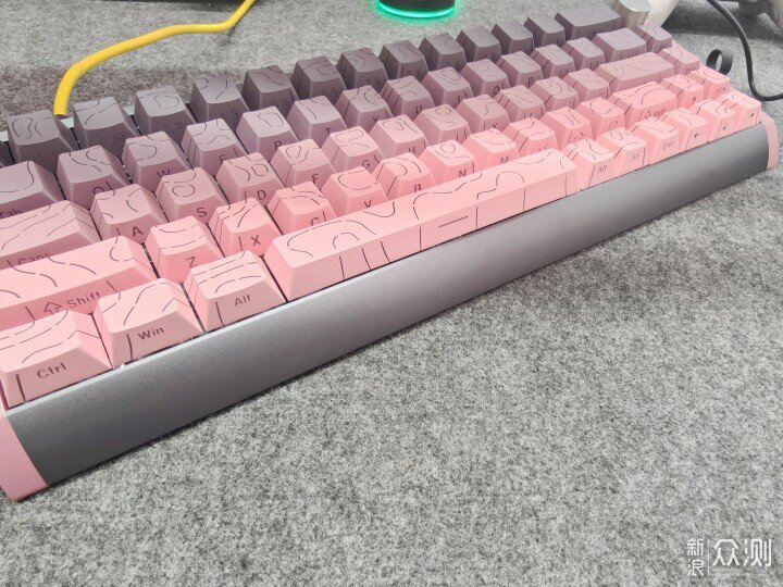 小呆蟲GK68 HE磁軸鍵盤:更值得入手的鋁坨坨_新浪眾測
