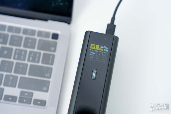 開箱直接炸場!210W充電寶把是什麼體驗?_新浪眾測