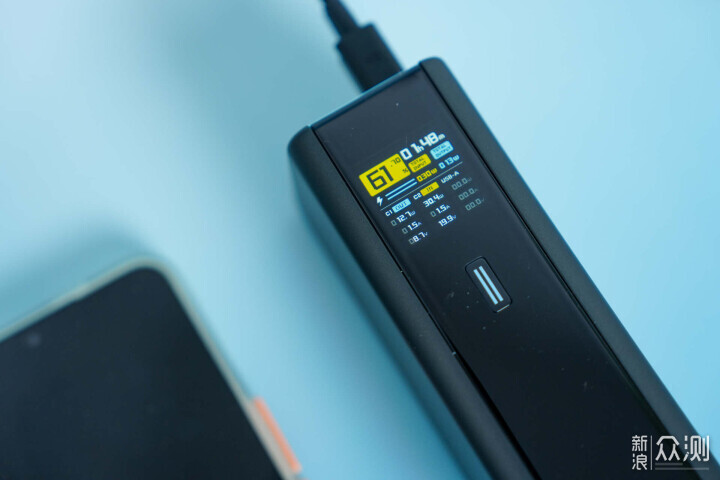 開箱直接炸場!210W充電寶把是什麼體驗?_新浪眾測