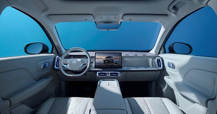 搭载DeepSeek+通义千问双模型   零跑B10开启智电出海新篇章