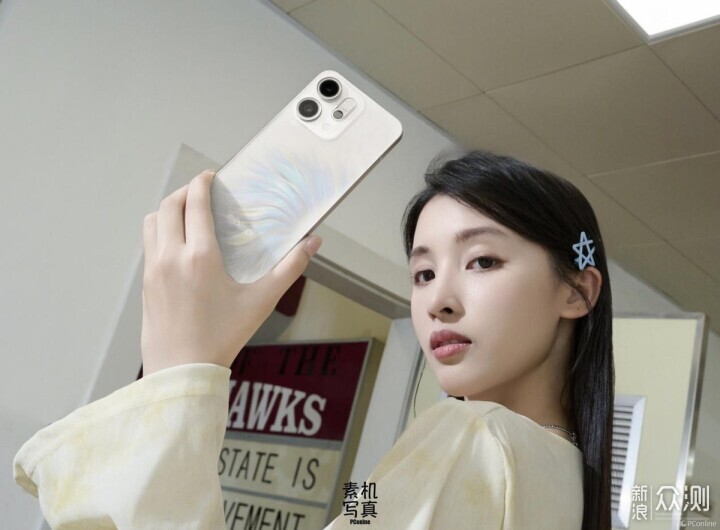 OPPO Reno14將發佈,真機背面確實很有特點_新浪眾測