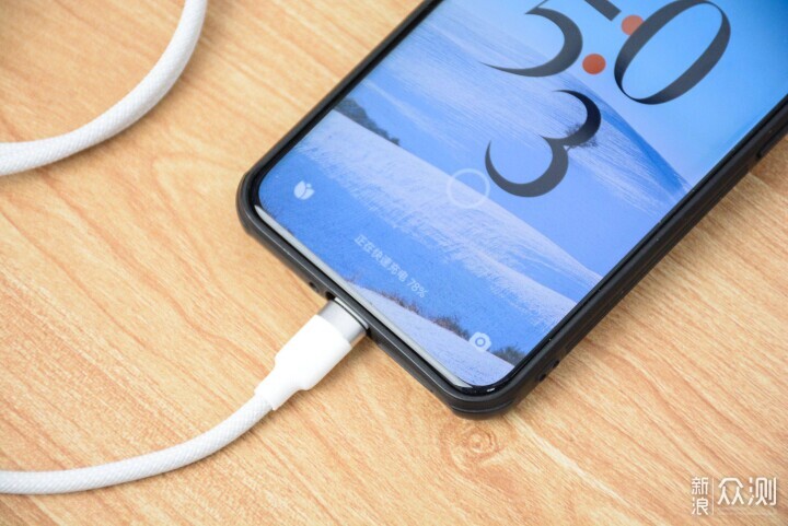 可拚裝氮化镓充電器?無限創燥賽博商店充電頭_新浪眾測