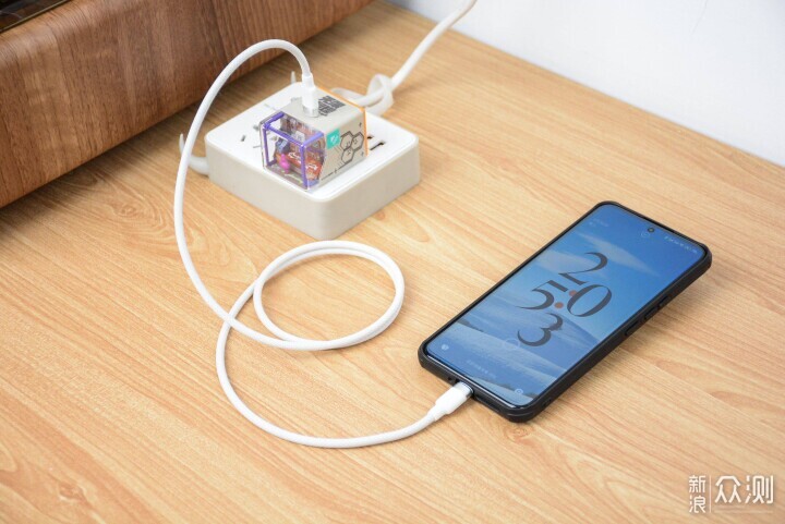 可拚裝氮化镓充電器?無限創燥賽博商店充電頭_新浪眾測